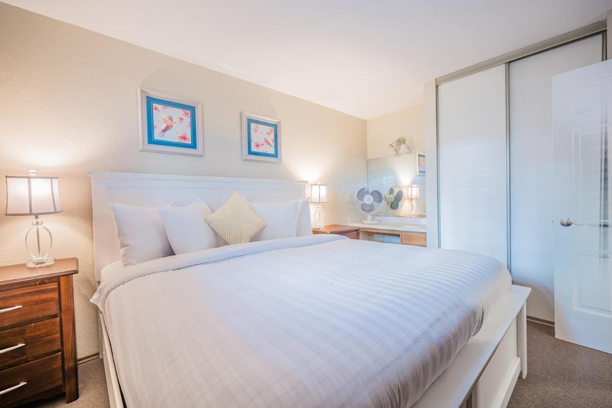 Cozystay Signature Lake Okanagan Resort Kelowna Exterior foto