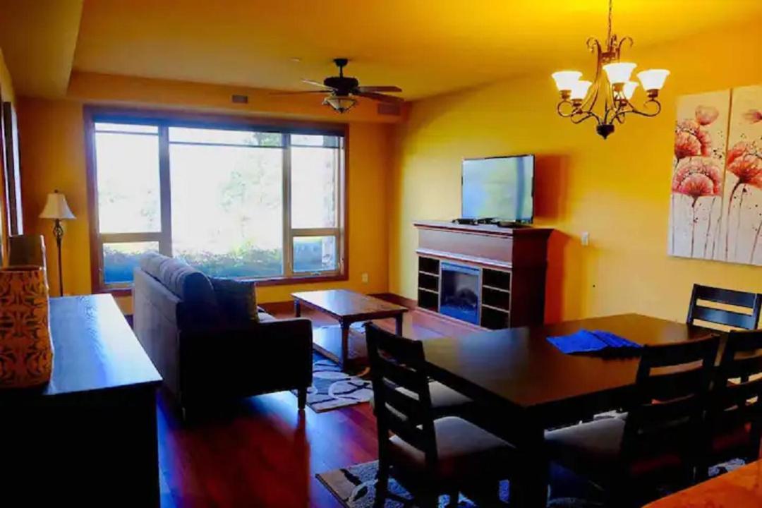 Cozystay Signature Lake Okanagan Resort Kelowna Exterior foto