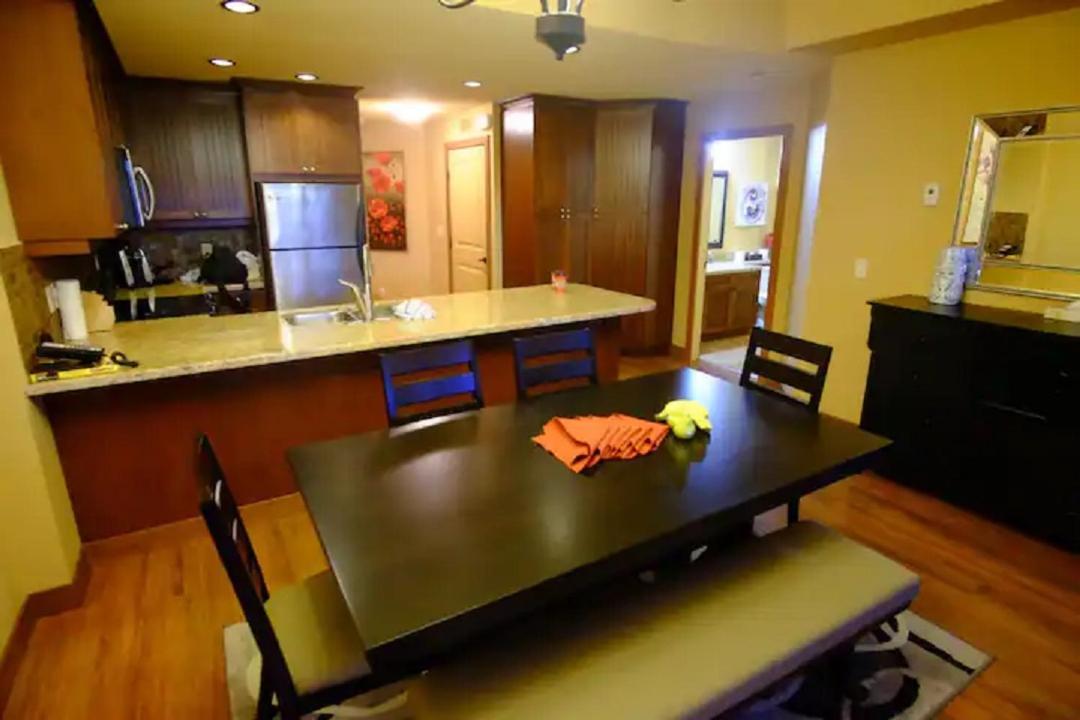 Cozystay Signature Lake Okanagan Resort Kelowna Exterior foto